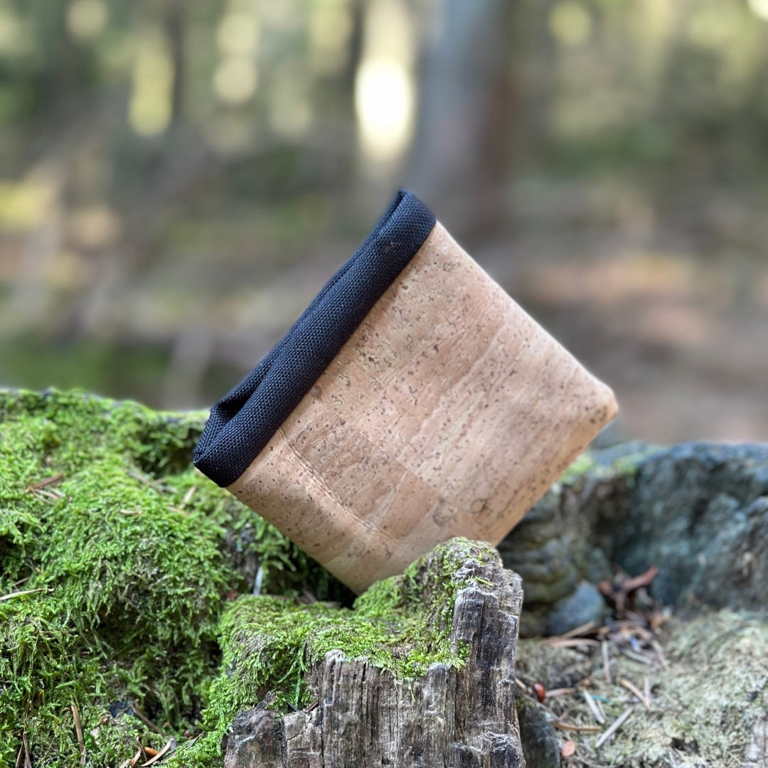 Leckerli Einstecktasche aus Korkleder (vegan) natur